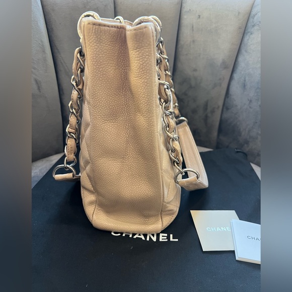 CHANEL Caviar Quilted Petite Shopping Tote PST - Picture 8 of 15